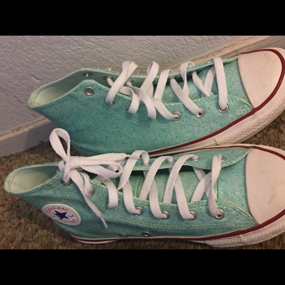 Shoes - Picture 2 of 4
